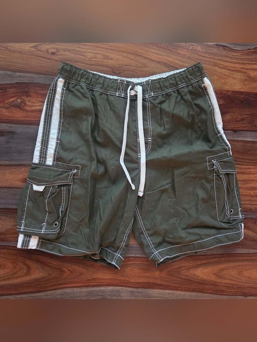 No Boundries Large 36-38 Men's Olive Green Cargo Swim Shorts with White Trim